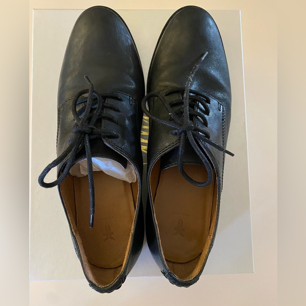Black leather Frye Women’s Oxfords